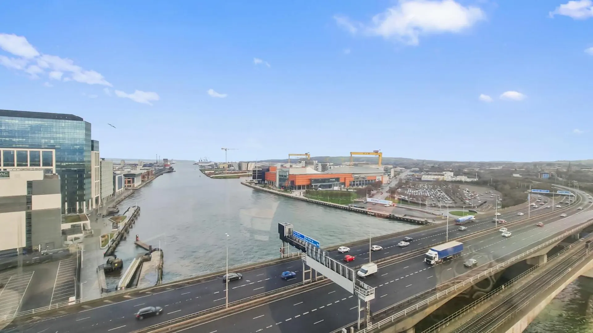 Guest house River View Private Room In Shared Apartment Belfast